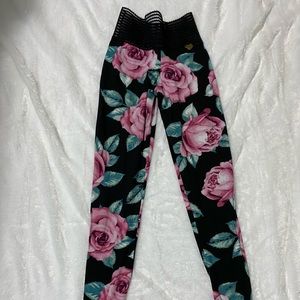 CuteBooty floral leggings